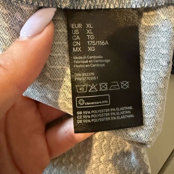 H&M | Patterned Top - Picture 9 of 9